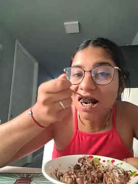Snapshot of Sofythom1 chatting on 8, 7, 2026 Sofythom1 online show from 8, 7, 2026
