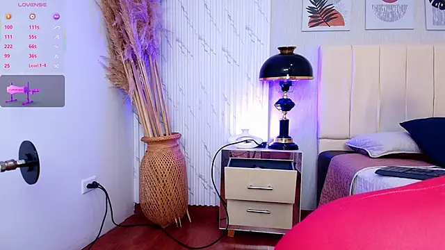 alice-millerr online show from 25, 9, 2025