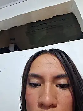 Kloemoretti online show from 10, 3, 2025