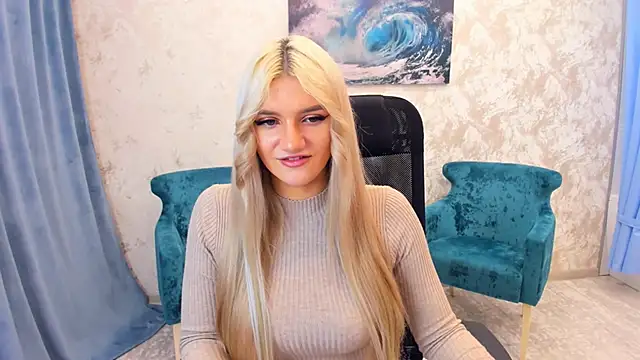 Snapshot of SelenaeMoore chatting on 10, 1, 2025 SelenaeMoore online show from 10, 1, 2025