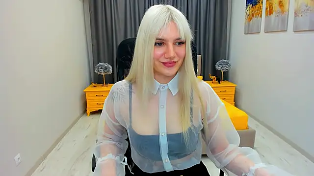 Snapshot of SelenaeMoore chatting on 22, 1, 2025 SelenaeMoore online show from 22, 1, 2025