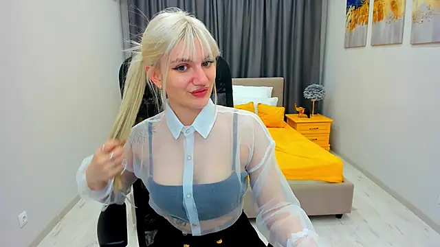 Snapshot of SelenaeMoore chatting on 23, 1, 2025 SelenaeMoore online show from 23, 1, 2025