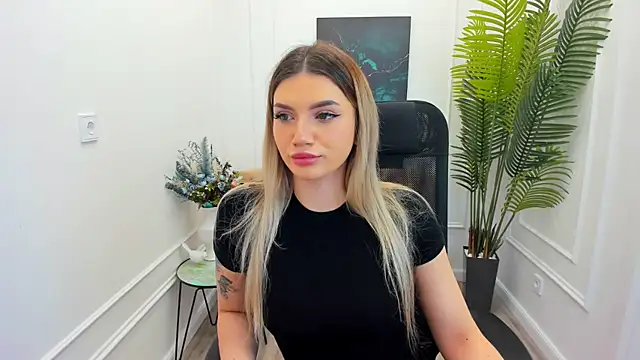 SelenaeMoore online show from 5, 10, 2025