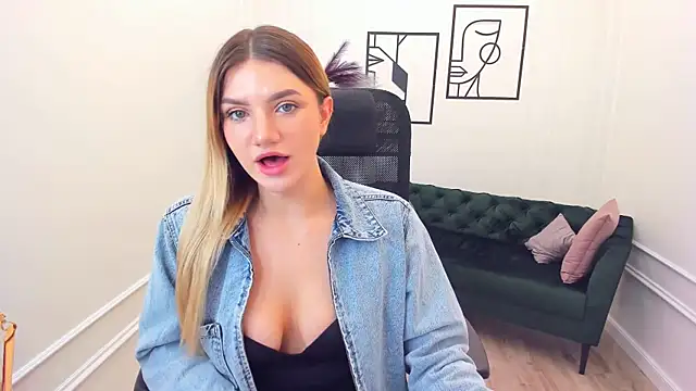 SelenaeMoore online show from 12, 10, 2025