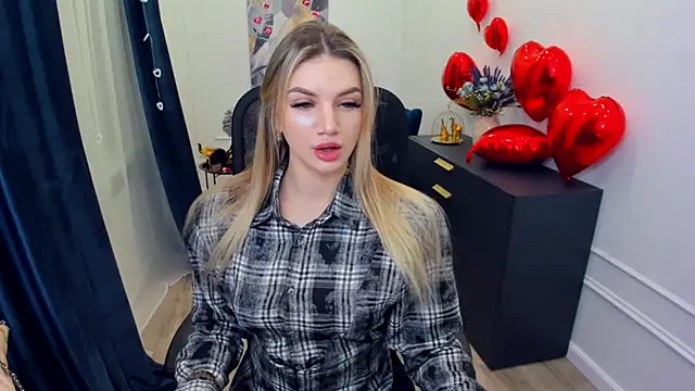 SelenaeMoore online show from 13, 2, 2026