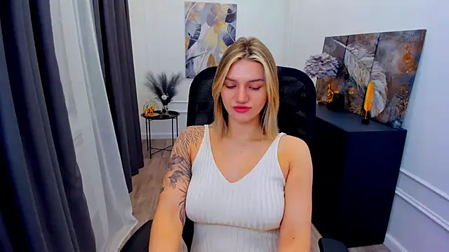 SelenaeMoore online show from 1, 5, 2026