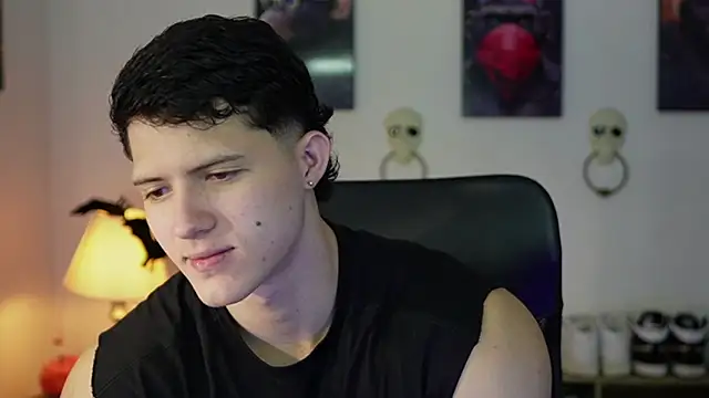 Snapshot of Hazzan_Velez chatting on 7, 11, 2025 Hazzan Velez online show from 7, 11, 2025