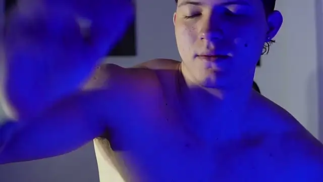 Snapshot of Hazzan_Velez chatting on 17, 12, 2025 Hazzan Velez online show from 17, 12, 2025