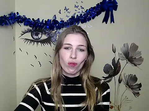 Snapshot of StrangerGi chatting on 9, 1, 2025 StrangerGi online show from 9, 1, 2025