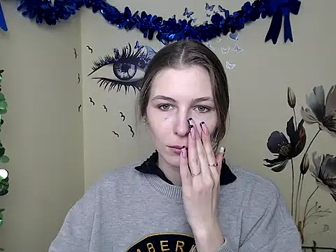 Snapshot of StrangerGi chatting on 18, 2, 2025 StrangerGi online show from 18, 2, 2025