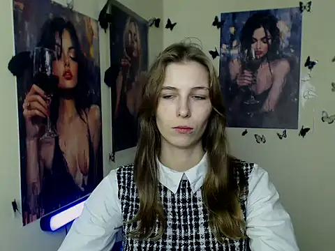 Snapshot of StrangerGi chatting on 26, 10, 2025 StrangerGi online show from 26, 10, 2025