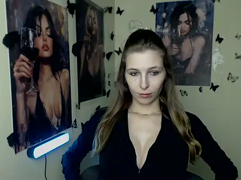 Snapshot of StrangerGi chatting on 13, 11, 2025 StrangerGi online show from 13, 11, 2025