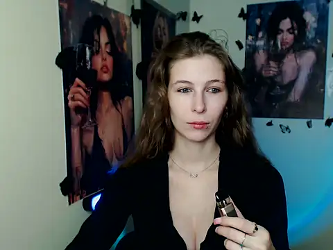 Snapshot of StrangerGi chatting on 17, 11, 2025 StrangerGi online show from 17, 11, 2025