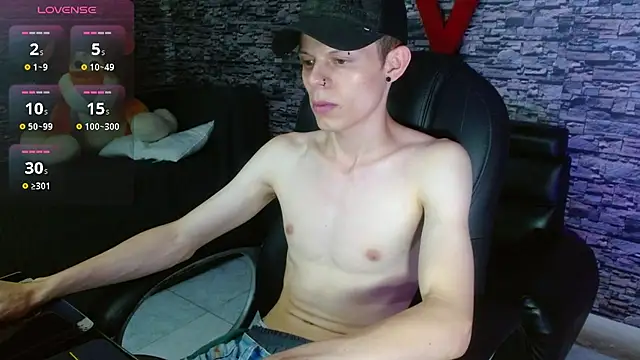 Snapshot of Matthew_Boy_ chatting on 11, 3, 2025 Matthew Boy  online show from 11, 3, 2025