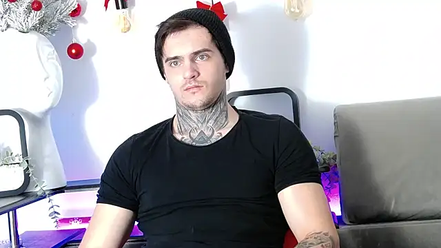 Snapshot of CarterCole chatting on 4, 1, 2025 CarterCole online show from 4, 1, 2025