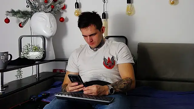 Snapshot of CarterCole chatting on 17, 1, 2025 CarterCole online show from 17, 1, 2025