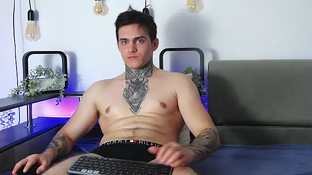 Snapshot of CarterCole chatting on 1, 2, 2025 CarterCole online show from 1, 2, 2025