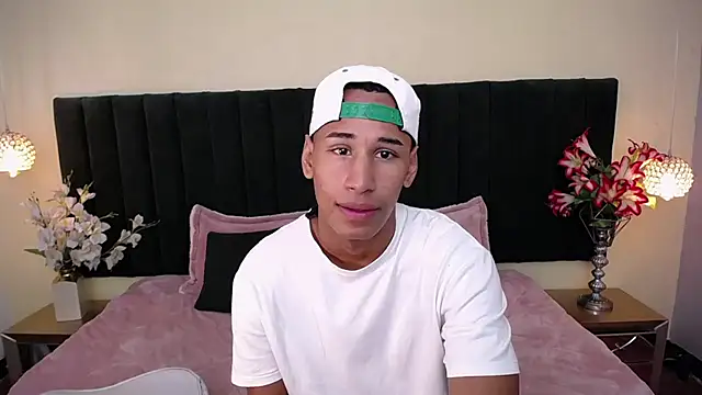 Snapshot of soft_attraction chatting on 18, 10, 2025 soft attraction online show from 18, 10, 2025