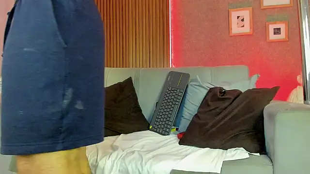 Snapshot of JuanfeMorales chatting on 6, 12, 2024 JuanfeMorales online show from 6, 12, 2024