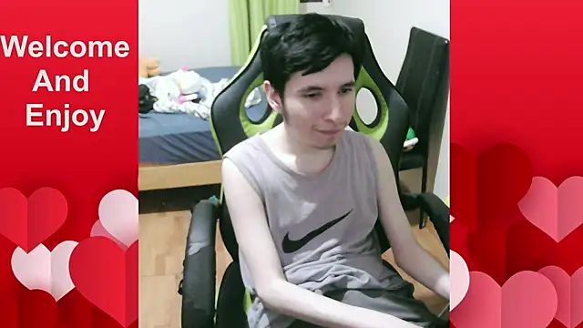 Snapshot of Twink_martinboy chatting on 21, 4, 2026 Twink martinboy online show from 21, 4, 2026