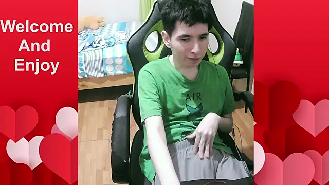 Snapshot of Twink_martinboy chatting on 7, 8, 2026 Twink martinboy online show from 7, 8, 2026
