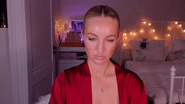 aestetick online show from 12, 10, 2025