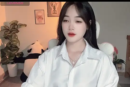 Snapshot of _Aimy_ chatting on 18, 9, 2025  Aimy  online show from 18, 9, 2025