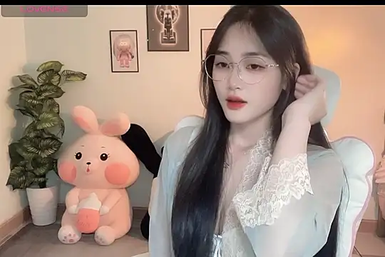 Snapshot of _Aimy_ chatting on 25, 9, 2025  Aimy  online show from 25, 9, 2025