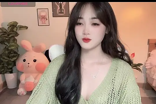 Snapshot of _Aimy_ chatting on 4, 10, 2025  Aimy  online show from 4, 10, 2025
