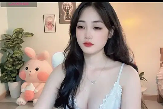 Snapshot of _Aimy_ chatting on 10, 10, 2025  Aimy  online show from 10, 10, 2025
