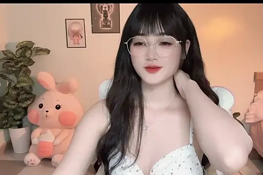 Snapshot of _Aimy_ chatting on 13, 10, 2025  Aimy  online show from 13, 10, 2025