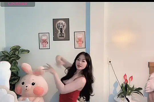 Snapshot of _Aimy_ chatting on 17, 10, 2025  Aimy  online show from 17, 10, 2025
