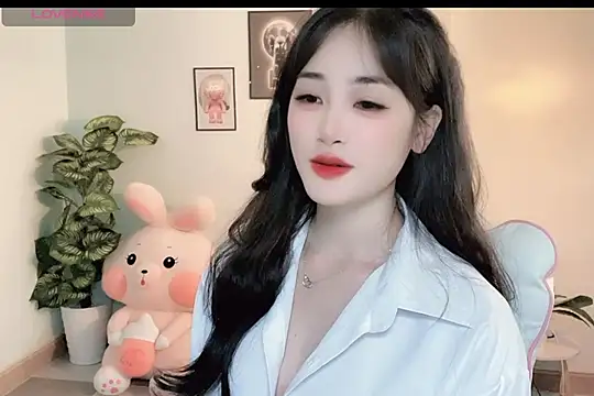 Snapshot of _Aimy_ chatting on 20, 10, 2025  Aimy  online show from 20, 10, 2025