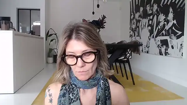 Snapshot of godinflower chatting on 2, 4, 2026 godinflower online show from 2, 4, 2026