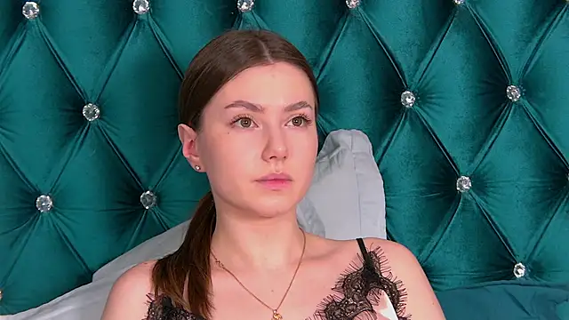 Snapshot of AliceMoreno chatting on 10, 2, 2025 AliceMoreno online show from 10, 2, 2025