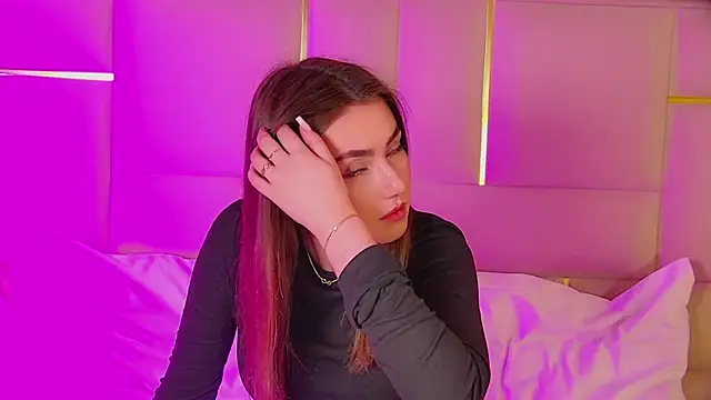 Snapshot of AliceMoreno chatting on 17, 11, 2025 AliceMoreno online show from 17, 11, 2025