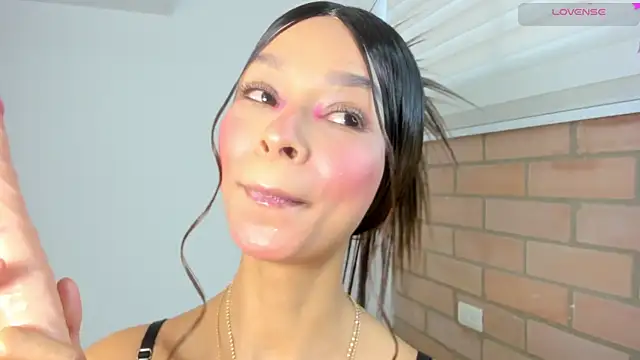 Snapshot of sofia_quiros chatting on 2, 1, 2025 sofia quiros online show from 2, 1, 2025
