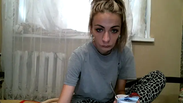 Snapshot of DennisXCaroll chatting on 15, 12, 2024 DennisXCaroll online show from 15, 12, 2024