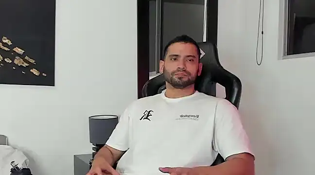 Snapshot of Dereck_vega chatting on 8, 12, 2024 Dereck vega online show from 8, 12, 2024