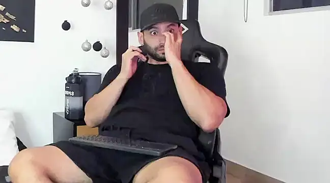 Snapshot of Dereck_vega chatting on 13, 12, 2024 Dereck vega online show from 13, 12, 2024