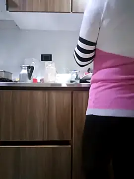 Snapshot of coral_smitth chatting on 1, 11, 2025 coral smitth online show from 1, 11, 2025