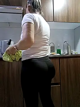 Snapshot of coral_smitth chatting on 12, 11, 2025 coral smitth online show from 12, 11, 2025