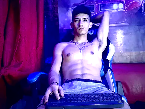 Snapshot of MasterSEX420 chatting on 4, 12, 2024 MasterSEX420 online show from 4, 12, 2024