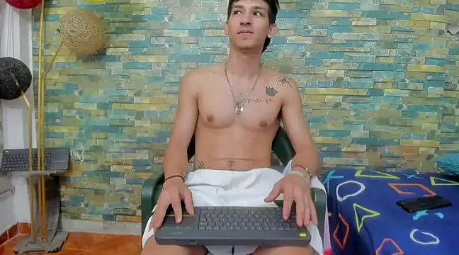 Snapshot of MasterSEX420 chatting on 10, 1, 2025 MasterSEX420 online show from 10, 1, 2025