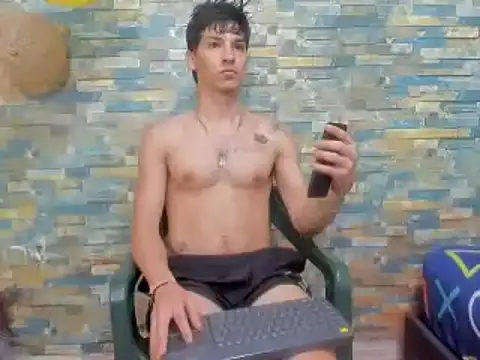 Snapshot of MasterSEX420 chatting on 12, 1, 2025 MasterSEX420 online show from 12, 1, 2025
