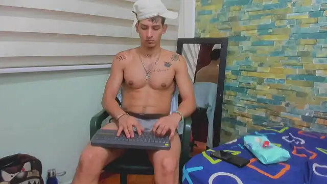 Snapshot of MasterSEX420 chatting on 1, 3, 2025 MasterSEX420 online show from 1, 3, 2025