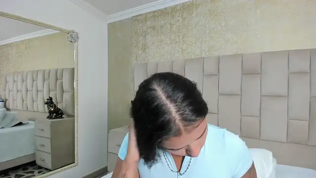 EmmaTorres  online show from 13, 9, 2025