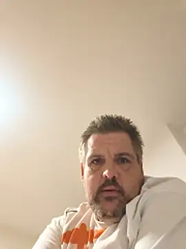 Snapshot of Ronny2510 chatting on 17, 6, 2026 Ronny2510 online show from 17, 6, 2026