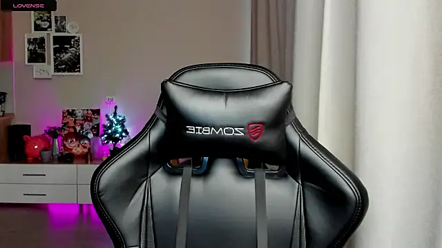 Snapshot of Sm0ly chatting on 27, 1, 2025 Sm0ly online show from 27, 1, 2025