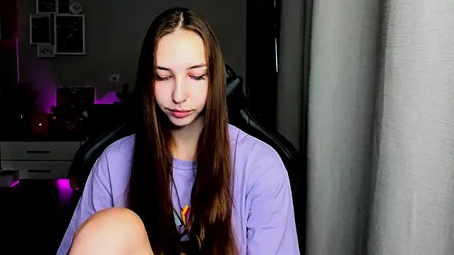 Snapshot of Sm0ly chatting on 2, 10, 2025 Sm0ly online show from 2, 10, 2025